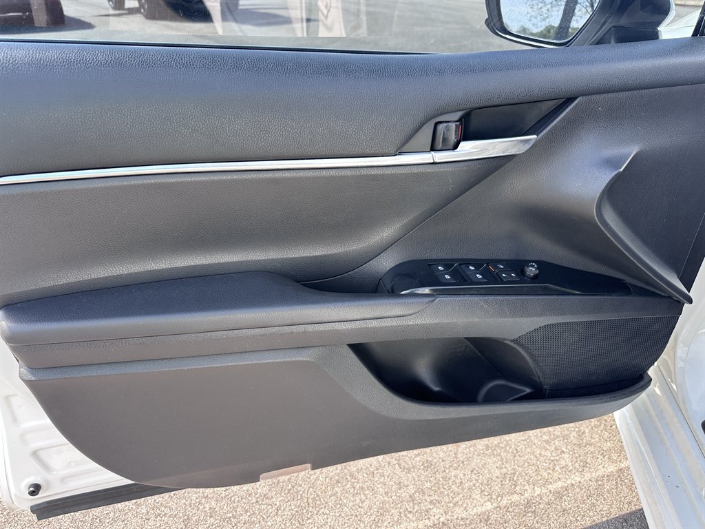 2019 Toyota Camry - $17,950
