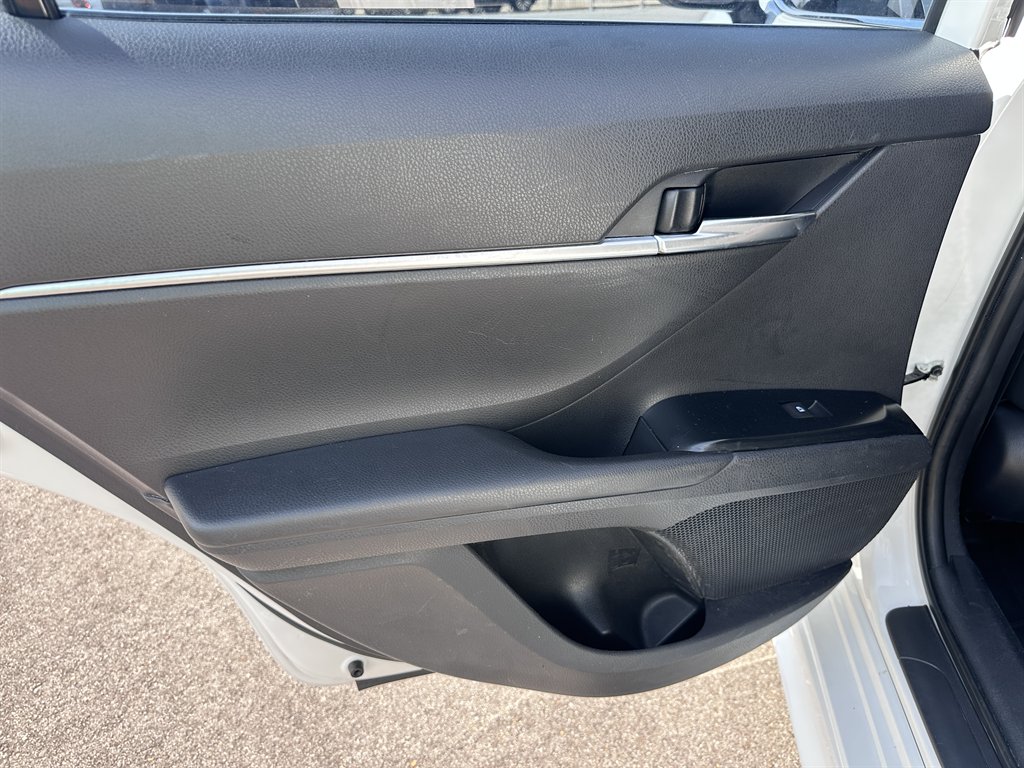 2019 Toyota Camry - $17,950