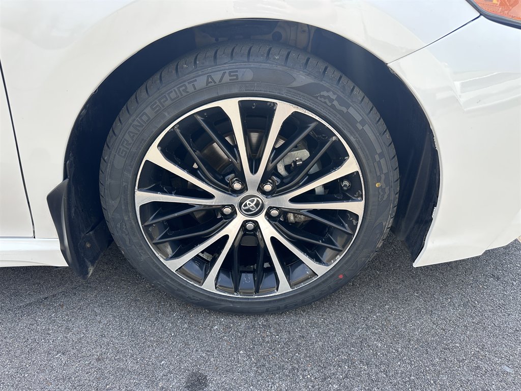 2019 Toyota Camry - $17,950
