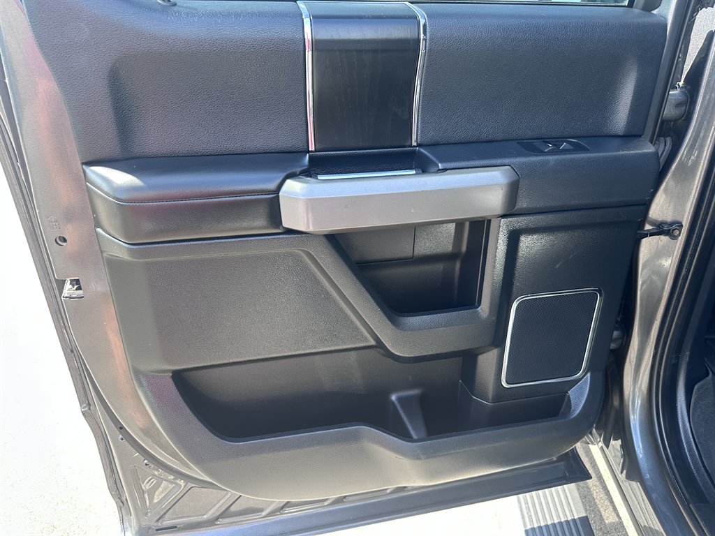 2020 Ford F150 - $31,900