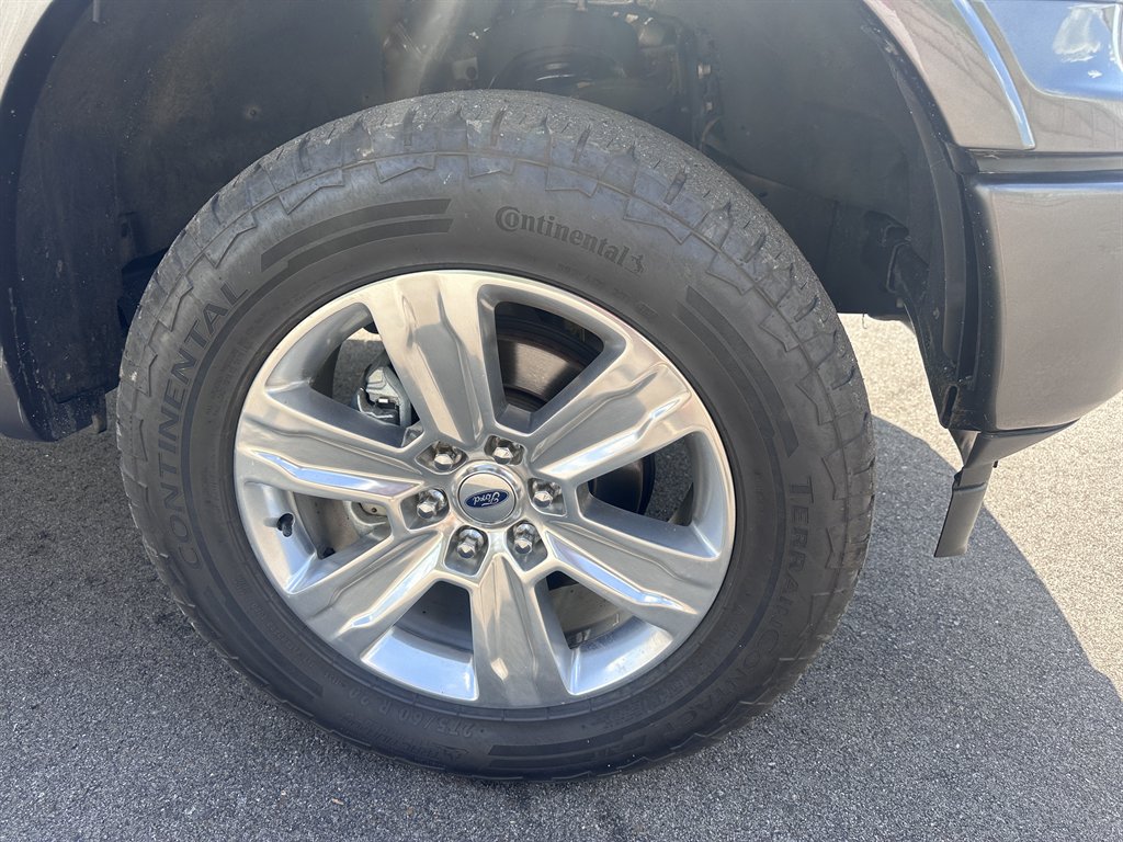 2020 Ford F150 - $31,900