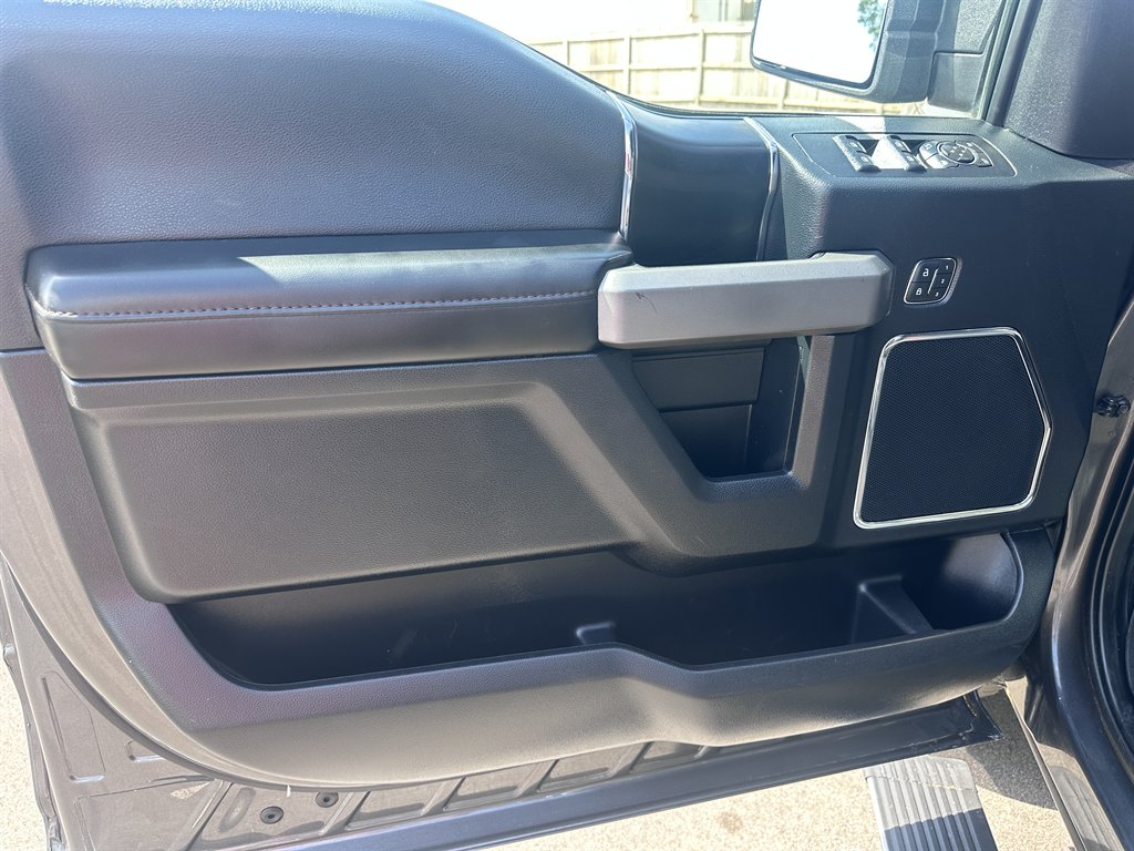 2020 Ford F150 - $31,900