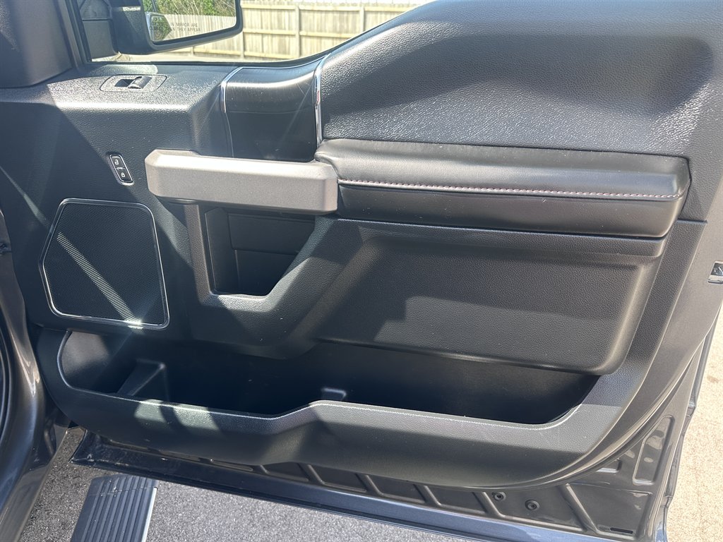 2020 Ford F150 - $31,900