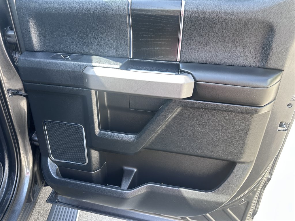 2020 Ford F150 - $31,900