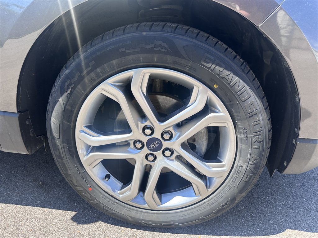2017 Ford Edge - $12,500