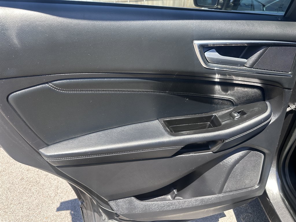 2017 Ford Edge - $12,500