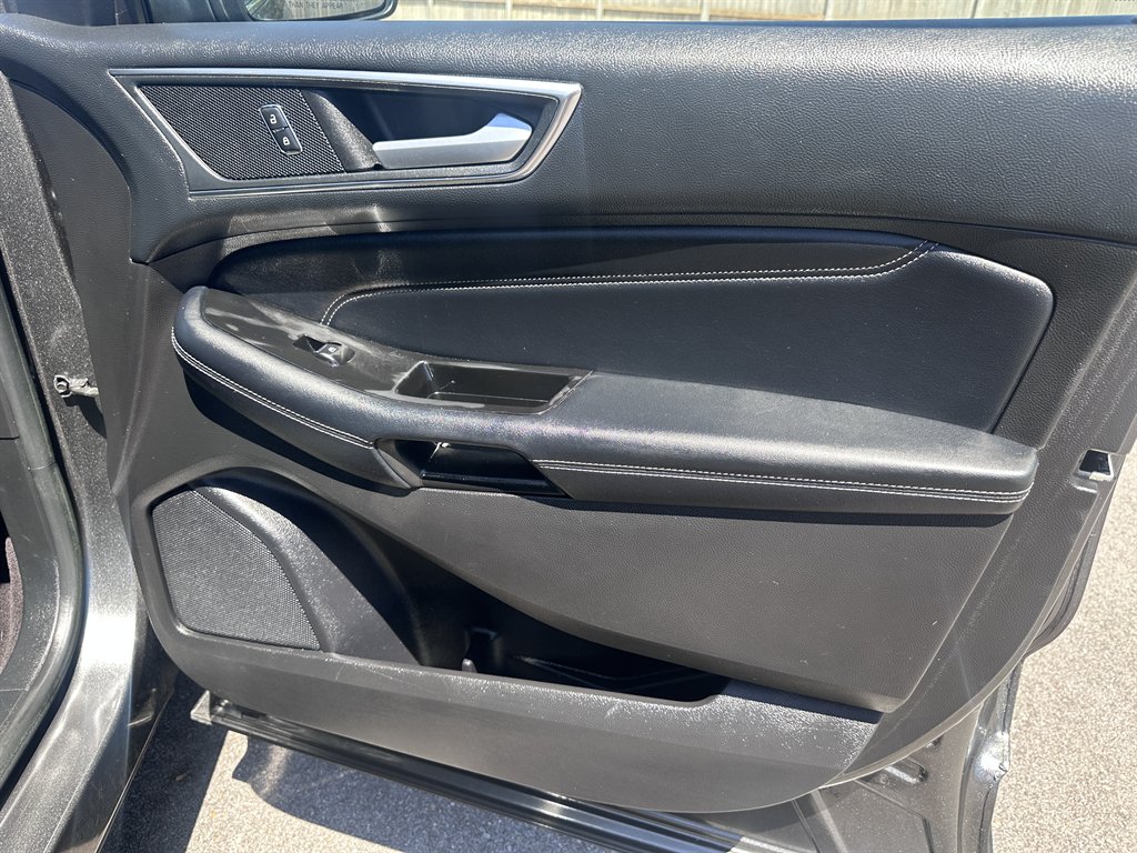 2017 Ford Edge - $12,500