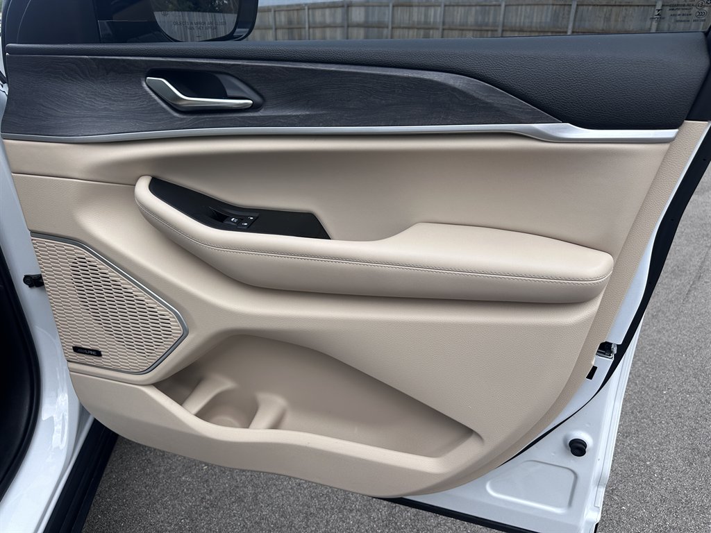 2021 Jeep Cherokee - $22,950