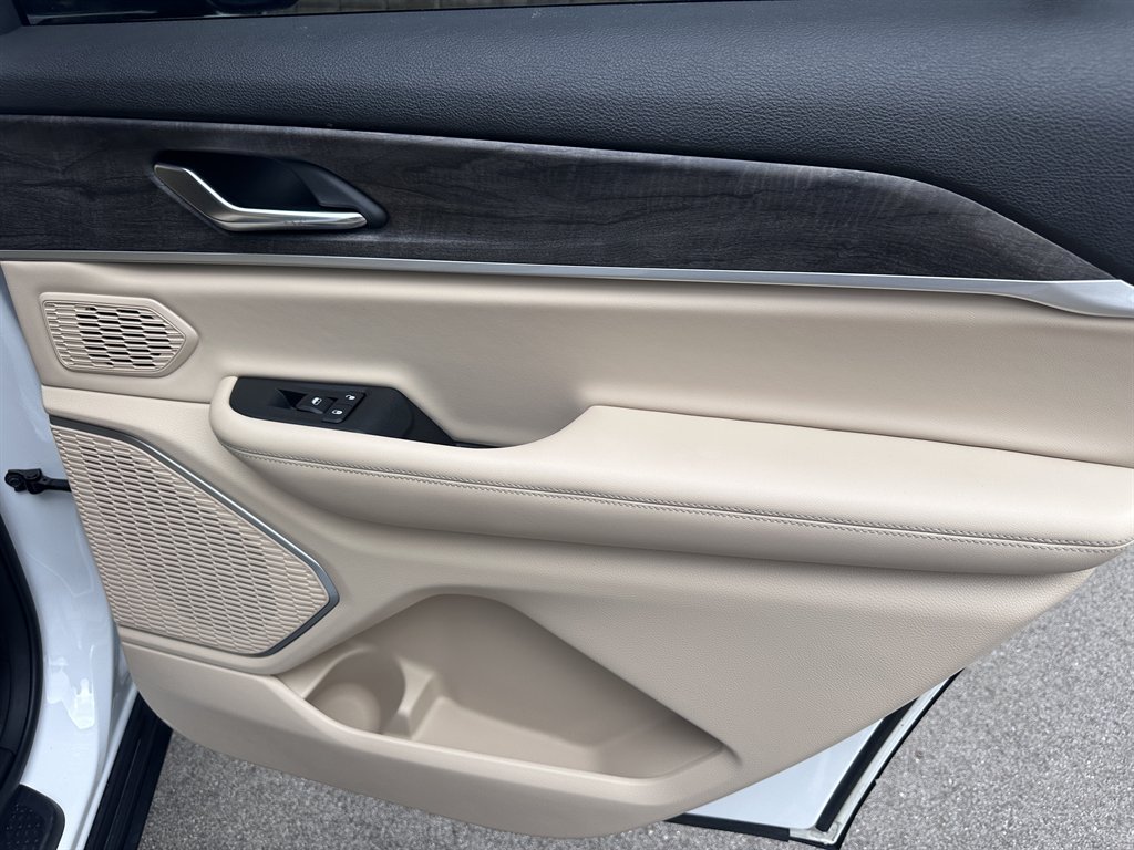 2021 Jeep Cherokee - $22,950