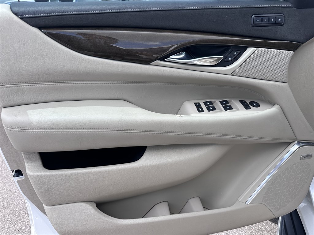 2020 Cadillac Escalade - $36,950