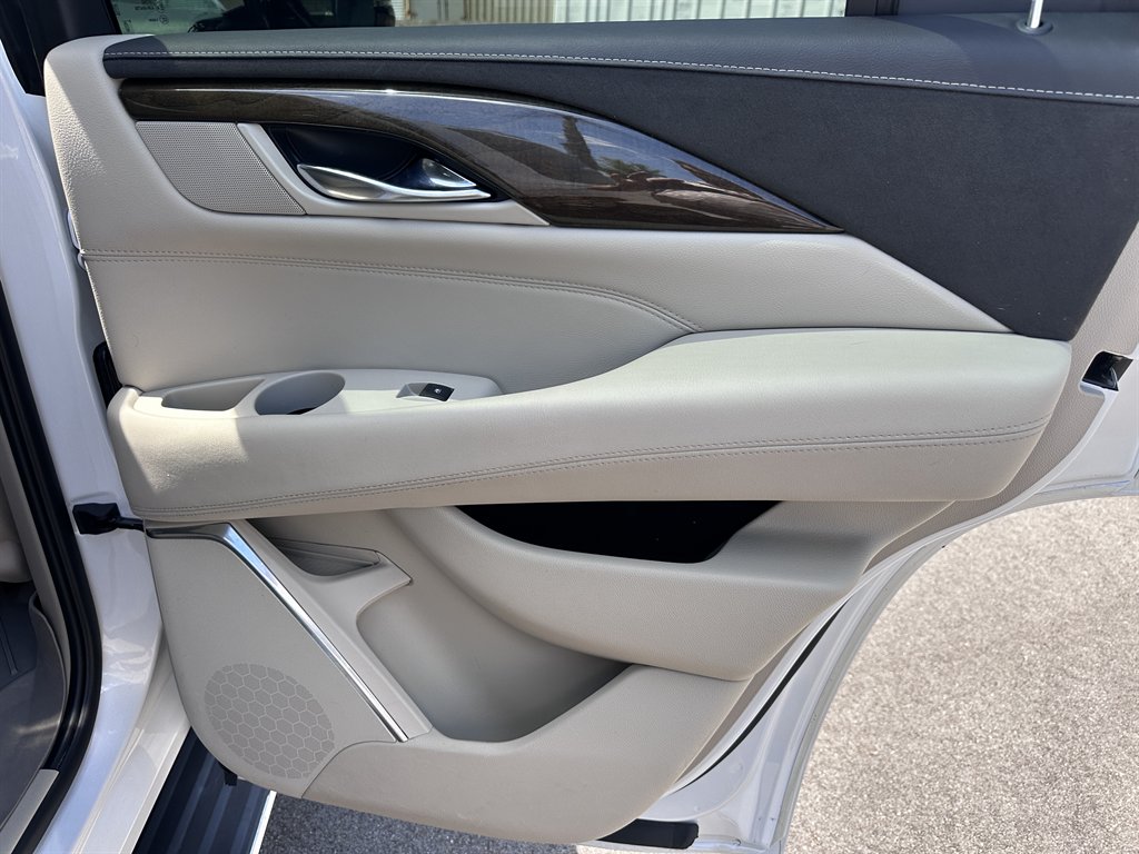 2020 Cadillac Escalade - $41,950