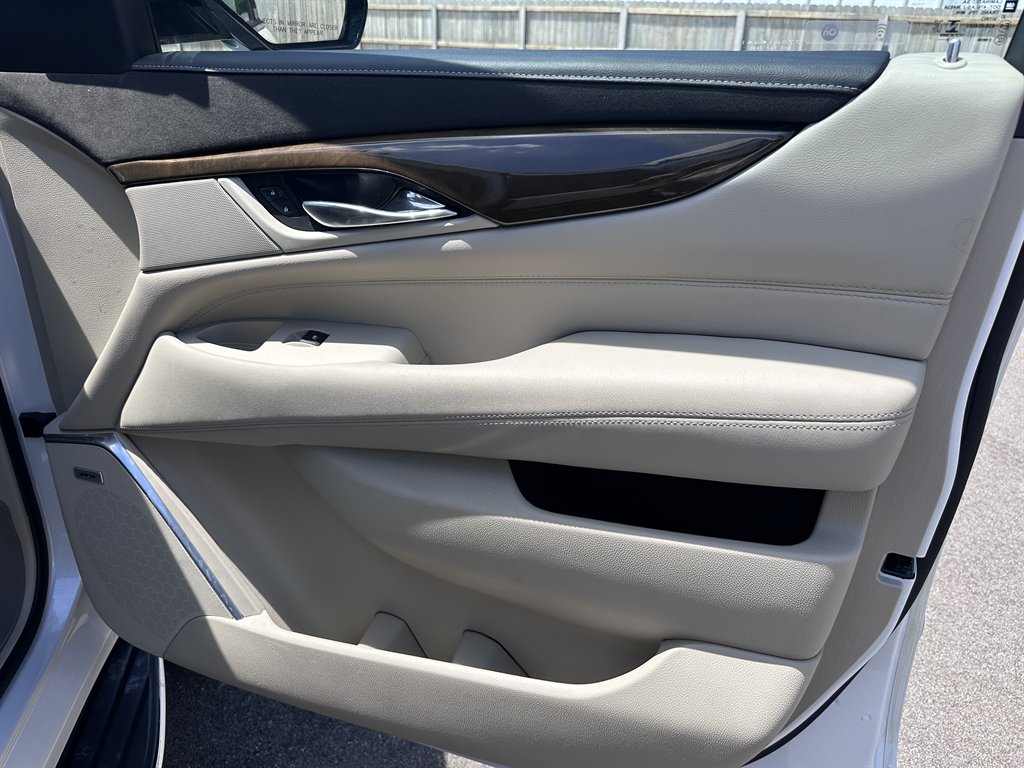 2020 Cadillac Escalade - $41,950