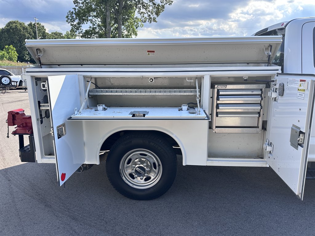 2019 Ford F350 - $42,950
