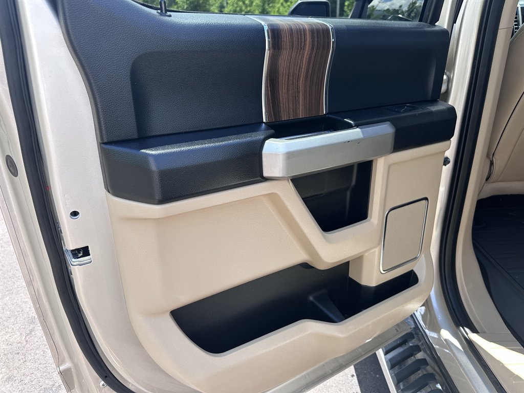 2017 Ford F150 Lariat photo