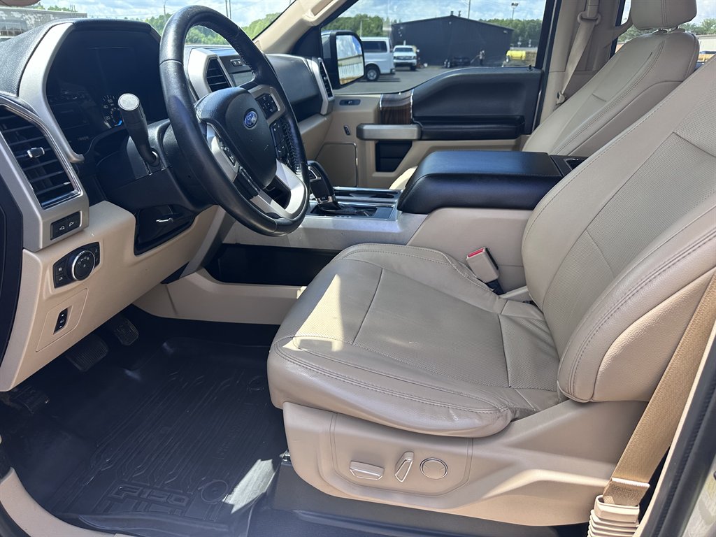 2017 Ford F150 Lariat photo
