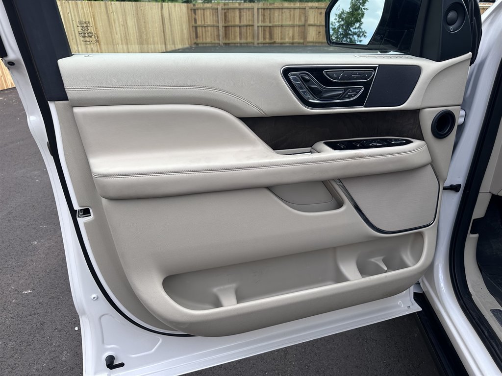 2019 Lincoln Navigator Reserve photo