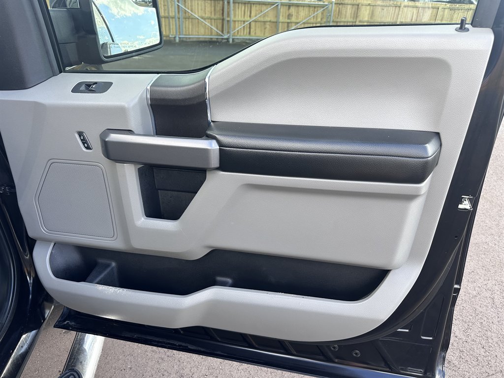 2019 Ford F150 XLT photo