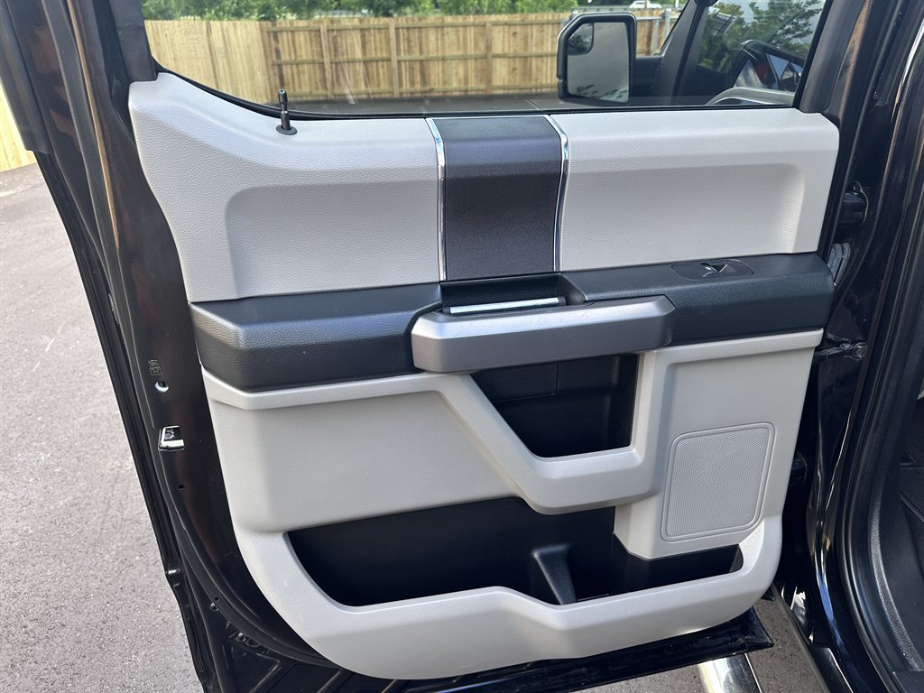 2019 Ford F150 XLT photo
