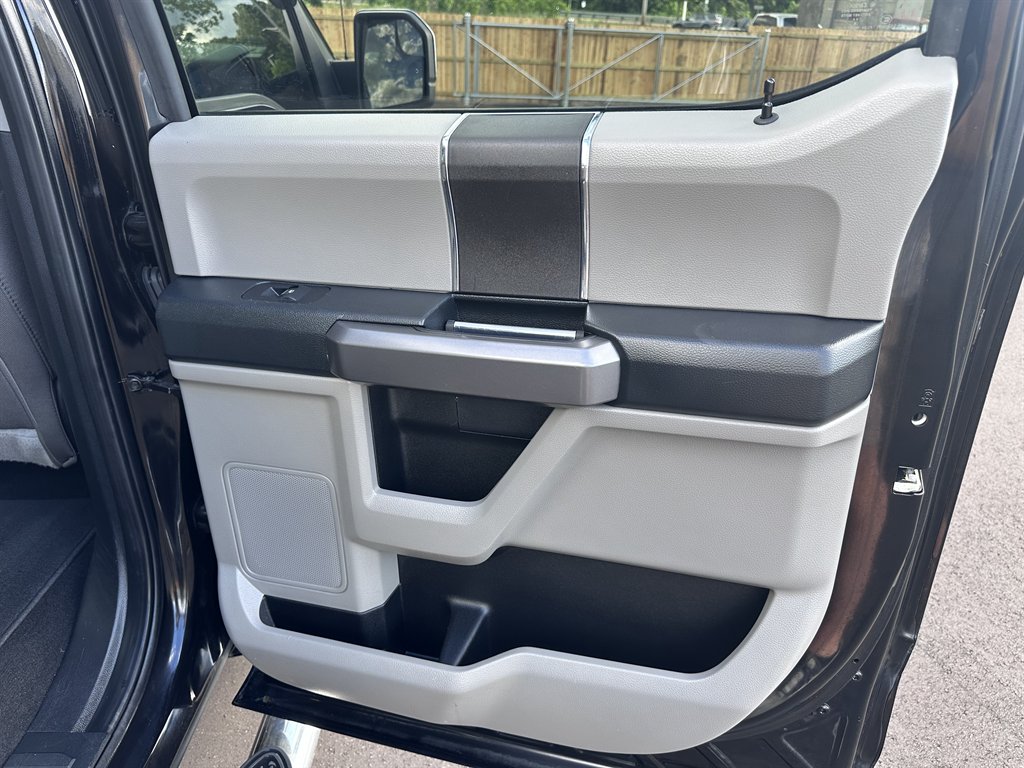 2019 Ford F150 XLT photo