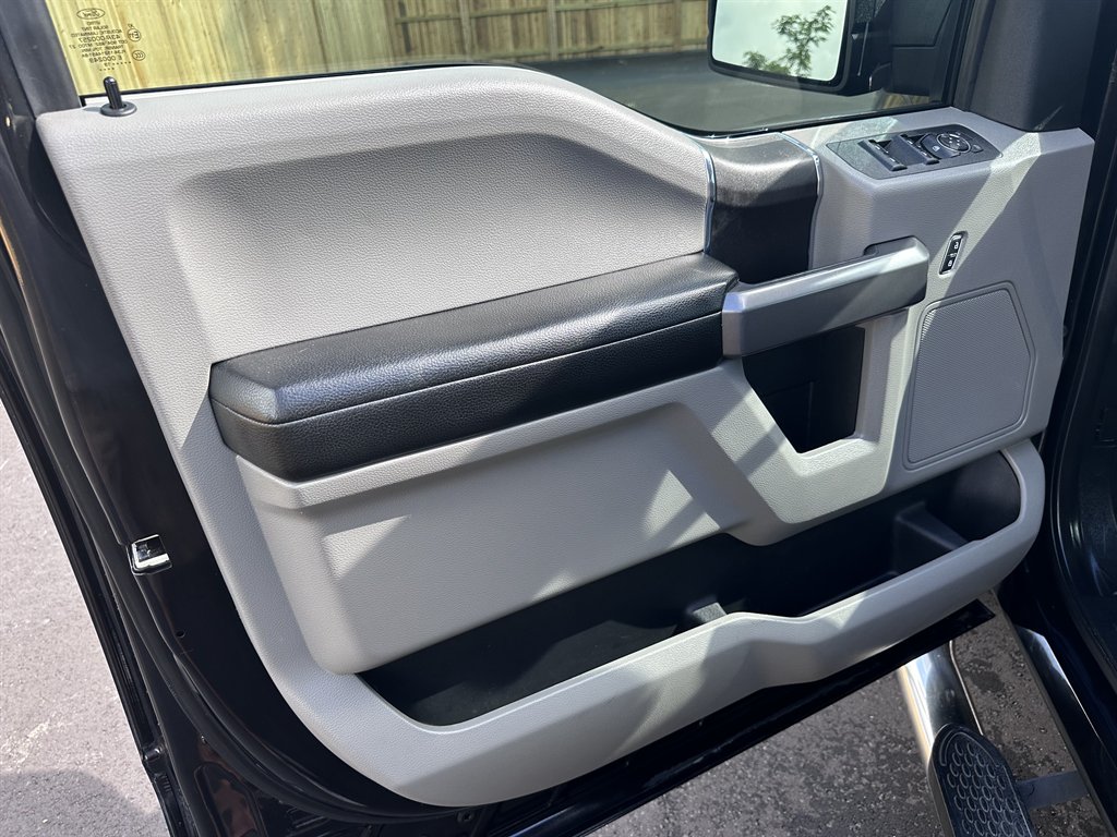 2019 Ford F150 XLT photo