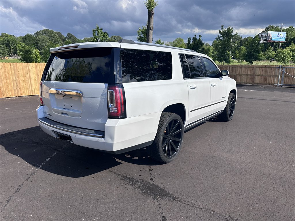 2017 GMC Yukon XL 1500 Denali photo