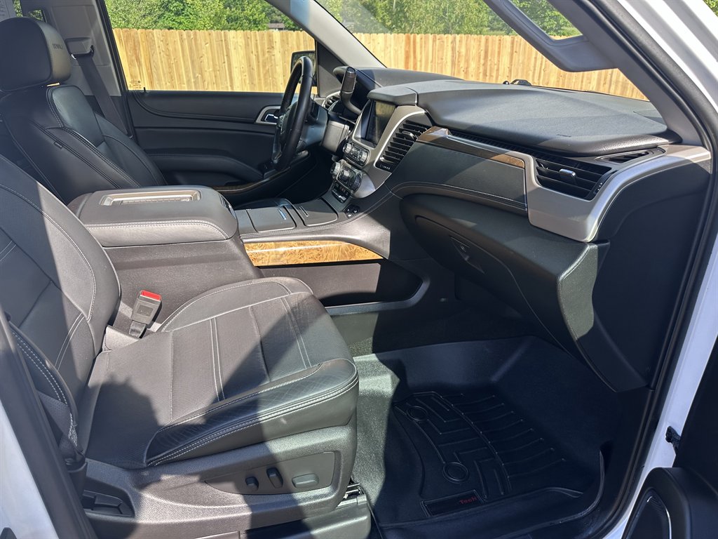 2017 GMC Yukon XL 1500 Denali photo