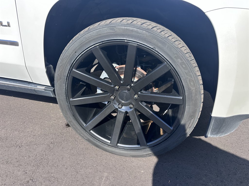 2017 GMC Yukon XL 1500 Denali photo
