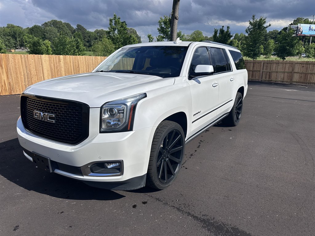 2017 GMC Yukon XL 1500 Denali photo