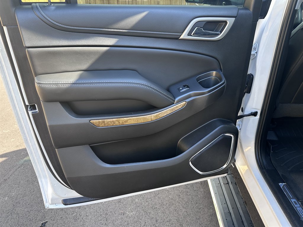 2017 GMC Yukon XL 1500 Denali photo
