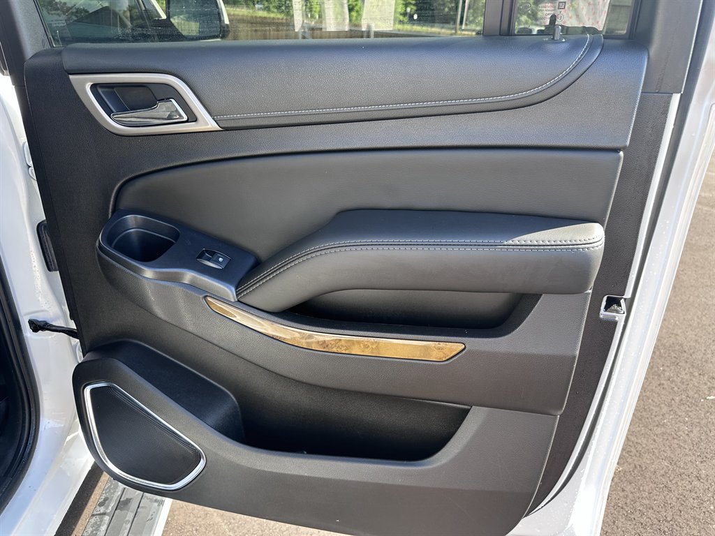 2017 GMC Yukon XL 1500 Denali photo
