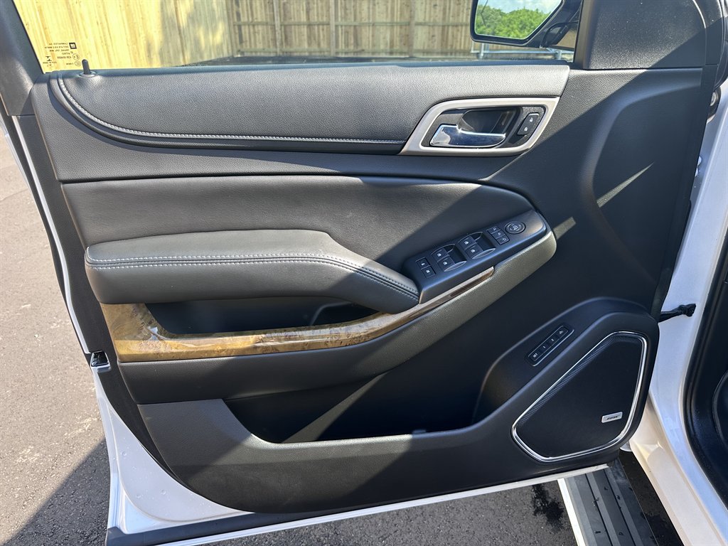 2017 GMC Yukon XL 1500 Denali photo