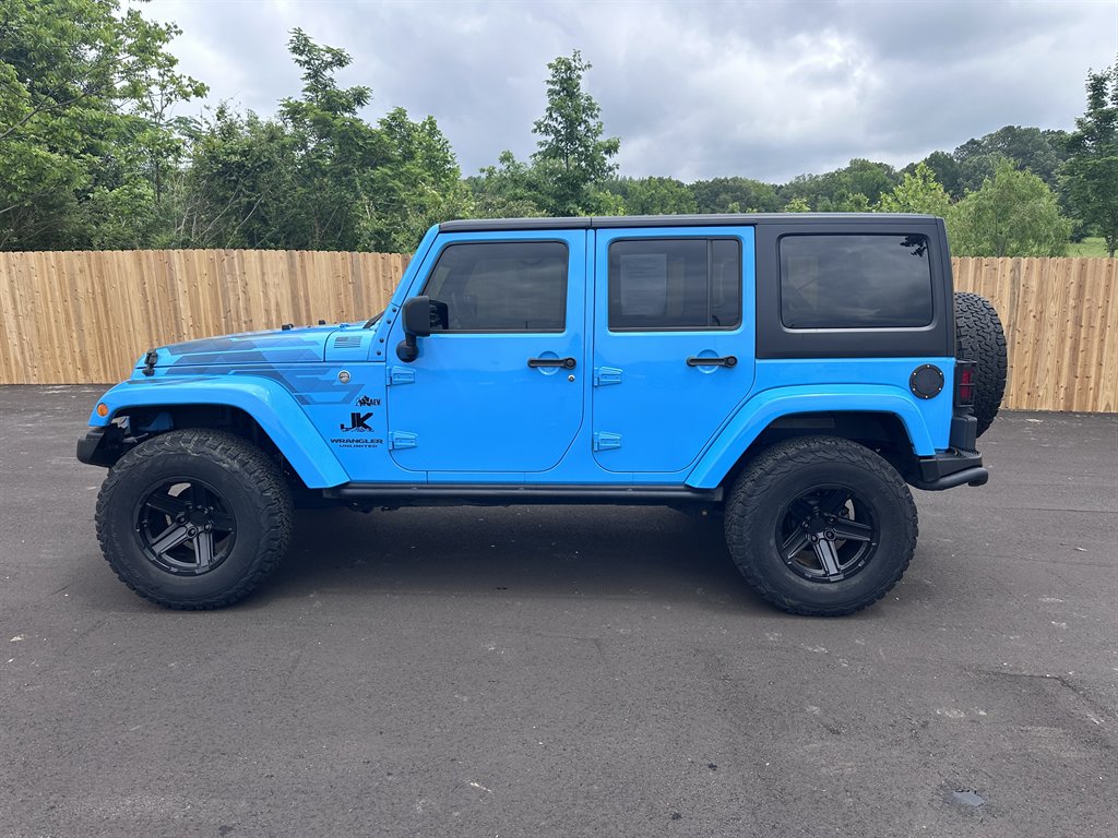 2017 Jeep Wrangler Unlimited Sahara photo