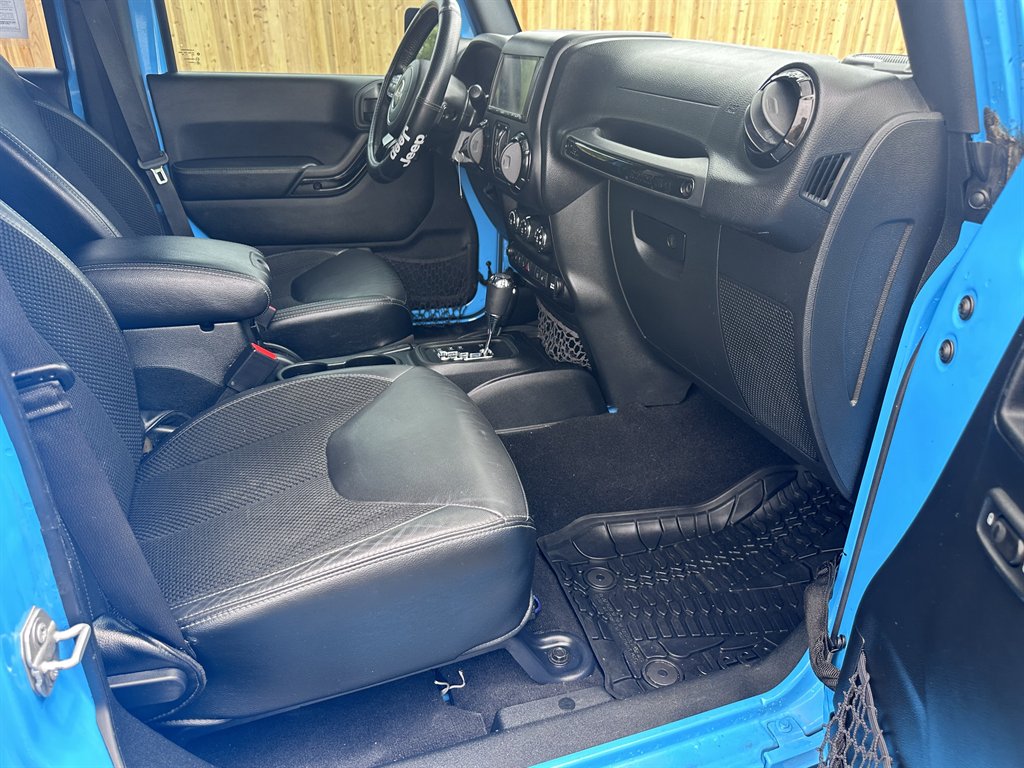 2017 Jeep Wrangler Unlimited Sahara photo