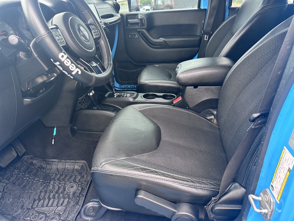 2017 Jeep Wrangler Unlimited Sahara photo