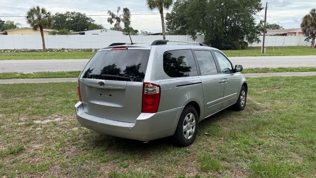 2010 Kia Sedona - $8,387