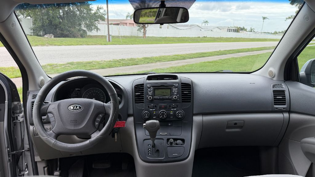 2010 Kia Sedona - $8,387