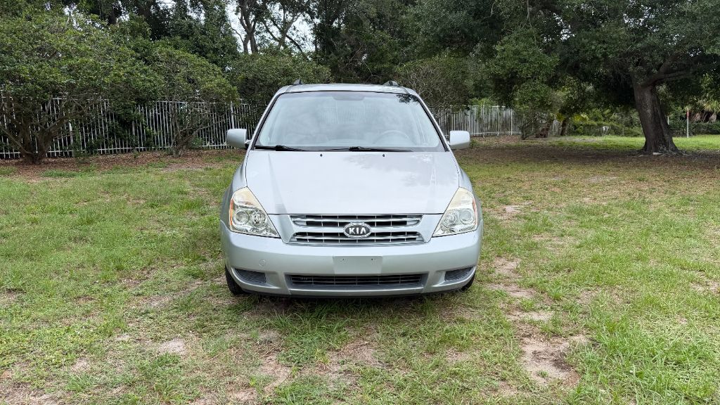 2010 Kia Sedona - $8,387