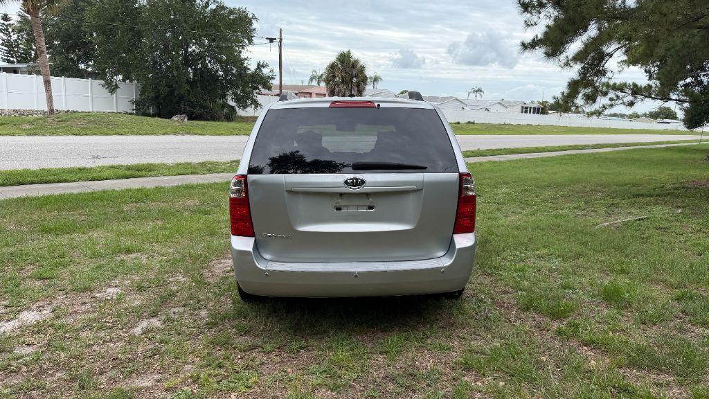 2010 Kia Sedona - $8,387