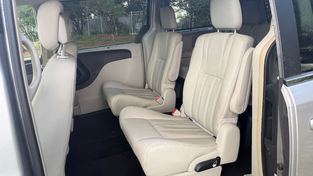 2016 Chrysler Town & Country - $9,387
