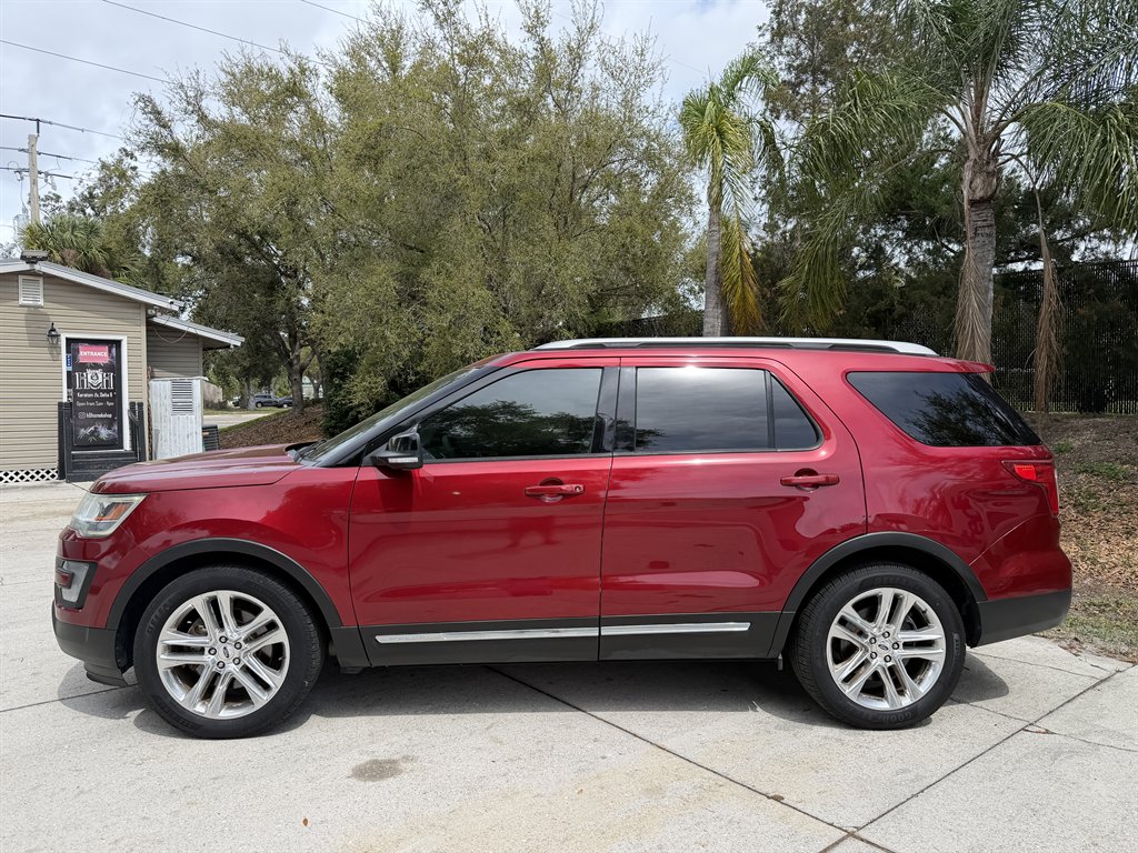 2017 Ford Explorer - $12,397