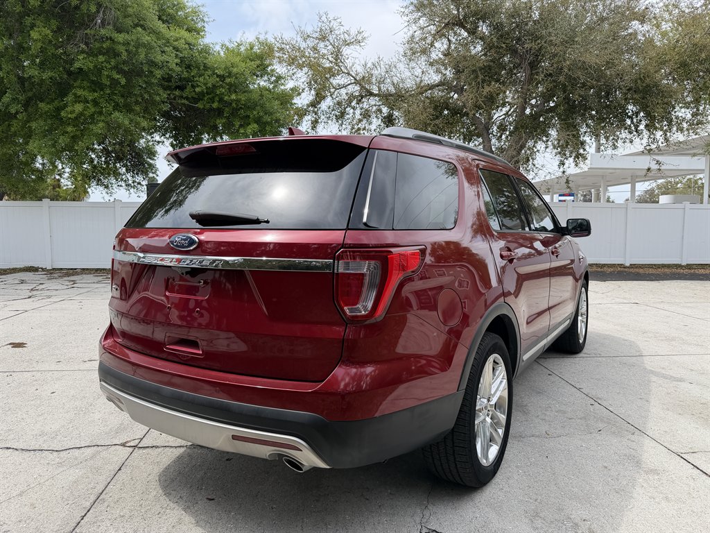 2017 Ford Explorer - $12,397