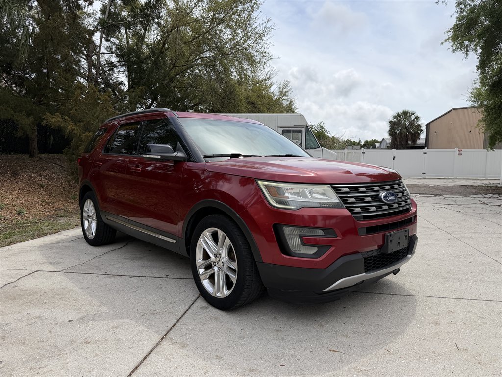 2017 Ford Explorer - $12,397