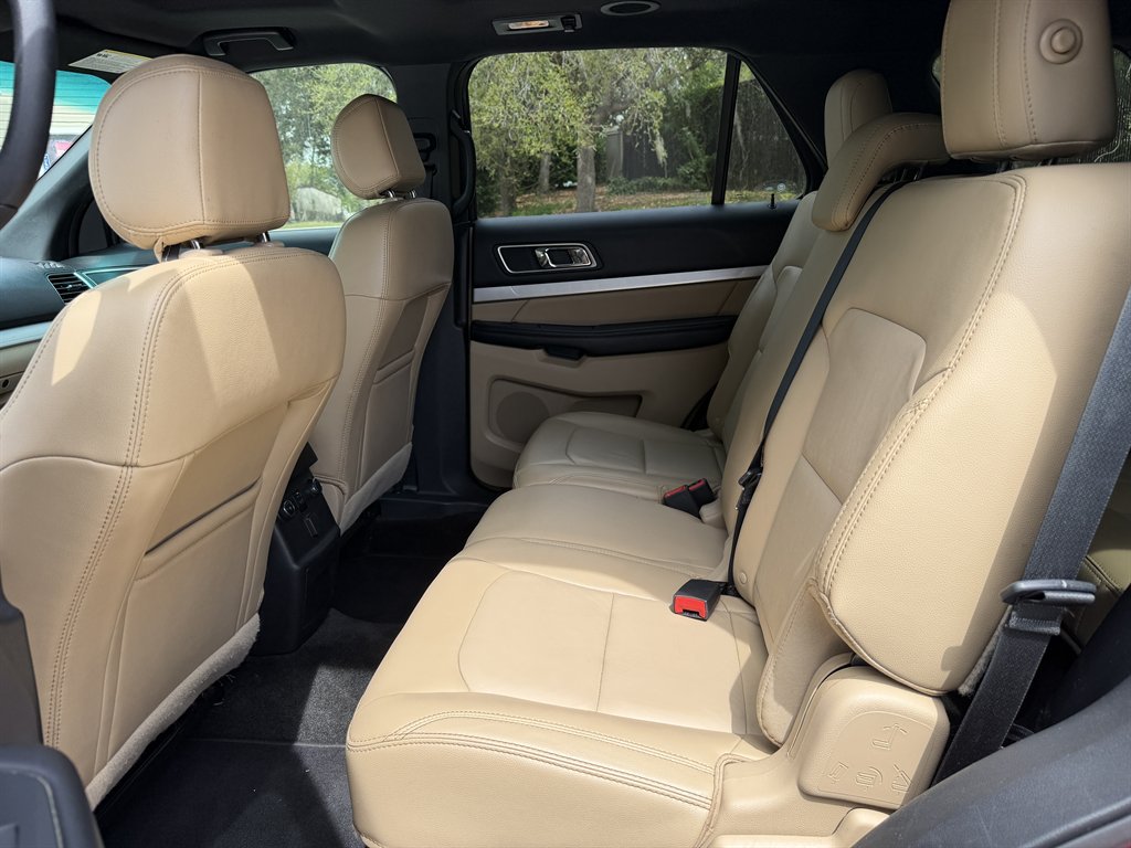2017 Ford Explorer - $12,397