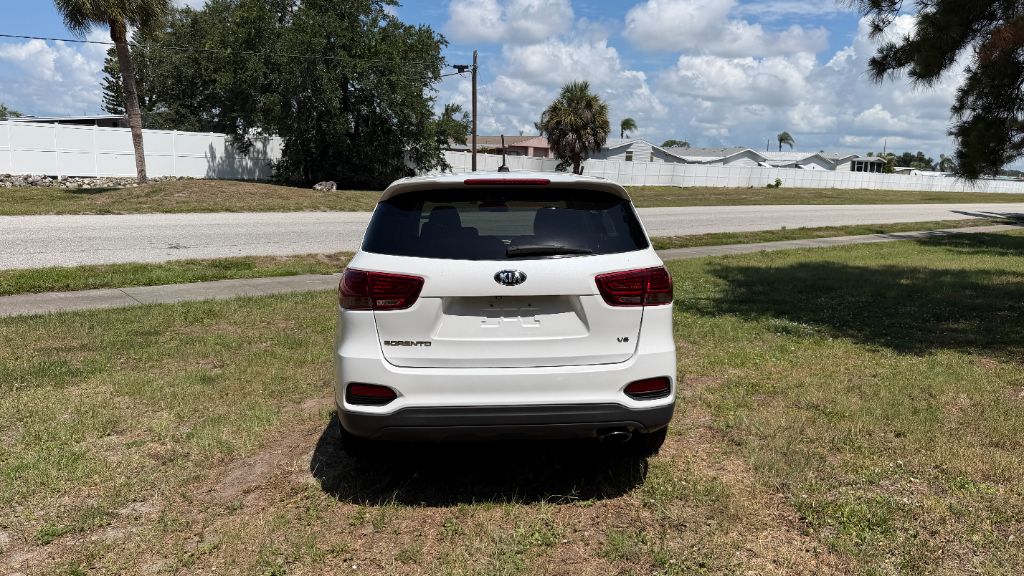 2020 Kia Sorento - $15,397