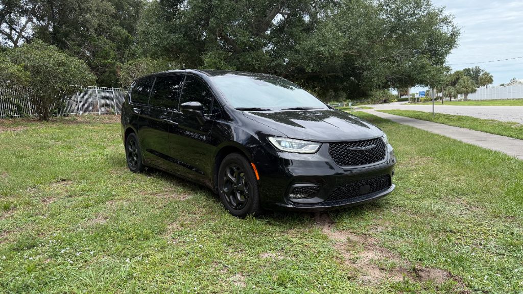 2022 Chrysler Pacifica - $25,397