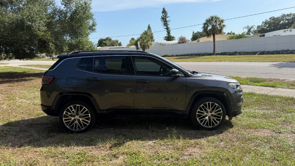 2022 Jeep Compass - $18,297
