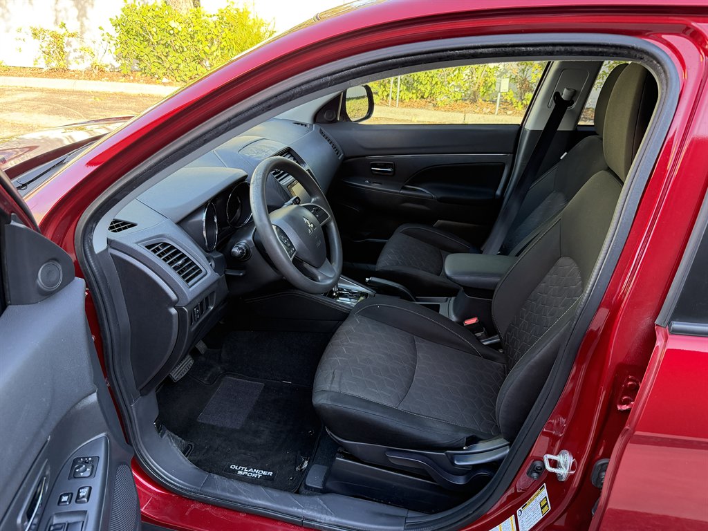 2022 Mitsubishi Outlander - $11,387