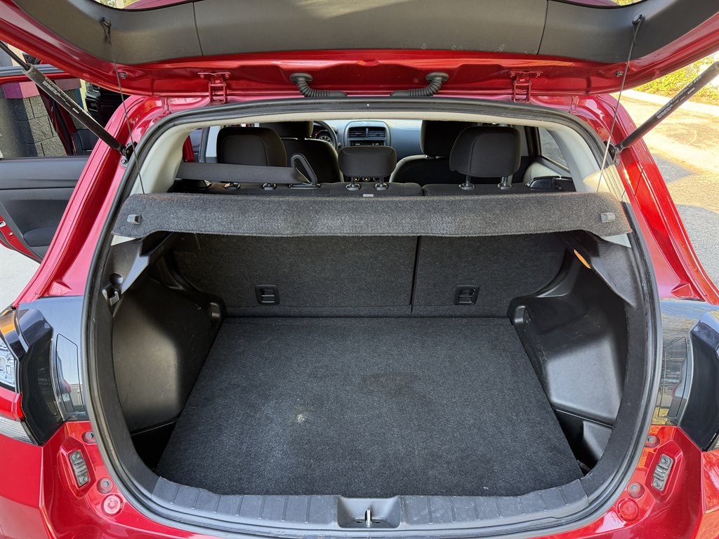 2022 Mitsubishi Outlander - $11,387