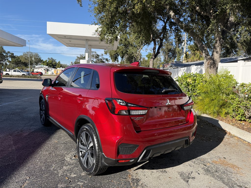 2022 Mitsubishi Outlander - $11,387
