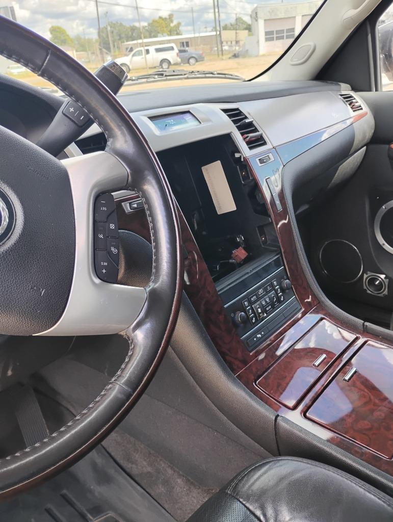 2011 Cadillac Escalade Luxury